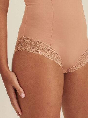 Next Shapingbody i brun