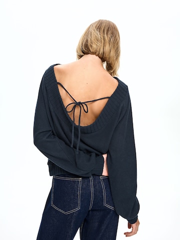 Bershka Sweater in Blue