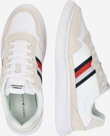 Sneaker low de la TOMMY HILFIGER pe alb