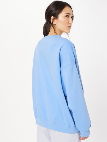 WEEKDAY Sweatshirt in Blau