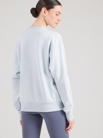 On Sweatshirt 'Club' in Blau