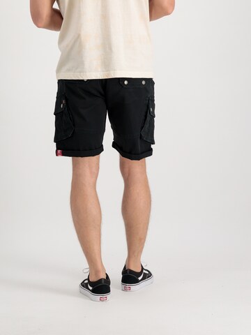 ALPHA INDUSTRIES Regular Gargohousut 'Combat' värissä musta