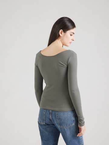 PIECES - Camiseta 'PCKITTE' en gris