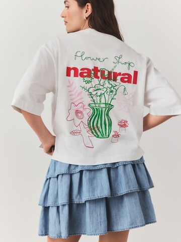 Tricou supradimensional de la Next pe alb: față