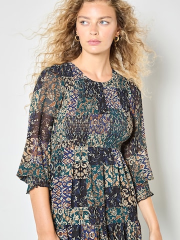 Robe ' ' Apricot en vert