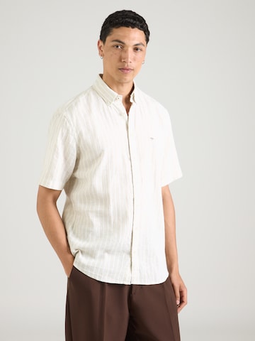 Coupe regular Chemise FYNCH-HATTON en beige : devant