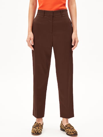 ARMEDANGELS Regular Pleat-Front Pants 'WARMAAR' in Brown: front