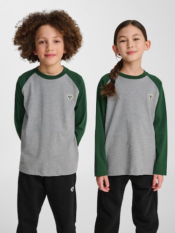 Hummel Shirt 'Bee' in Groen: voorkant