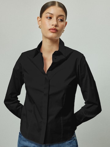 Next - Blusa 'Essential' en negro: frente