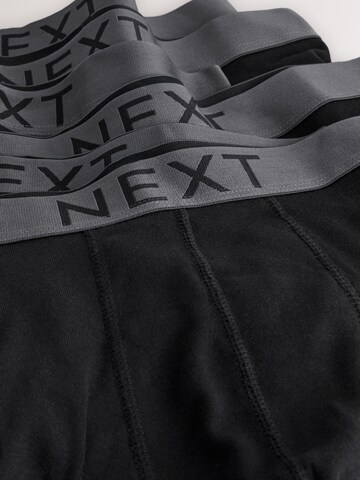 Boxeri de la Next pe negru