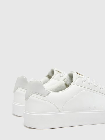 Pull&Bear Låg sneaker i vit