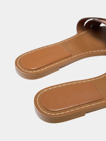 Pull&BearNatikače s potpeticom - smeđa boja