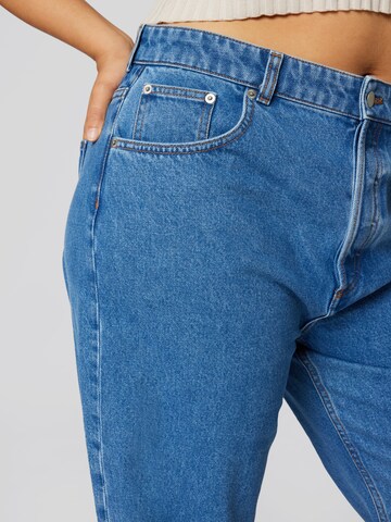 A LOT LESS Regular Jeans 'Jessie' in Blau