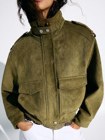 Bershka Jacke in Grün