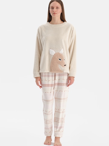 Pijama de la Dagi pe bej: față