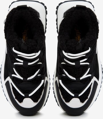 CESARE GASPARI Sneakers in Black