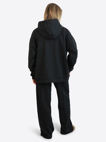TATES Sweatshirt in Schwarz