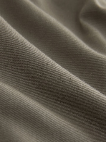 Next Свободный крой Брюки со складками в Зеленый