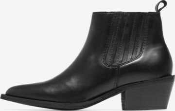 Bianco Ankle Boots in Black: front