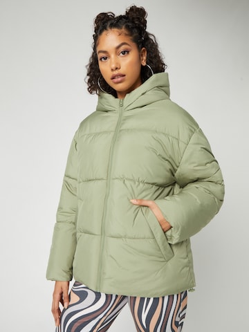 SHYX Between-Season Jacket 'MAROU' in Green: front