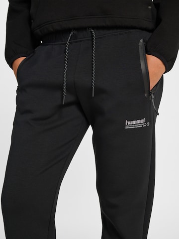 Hummel Regular Sports trousers in Black