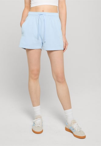 Urban Classics Regular Shorts in Blau: Vorderseite
