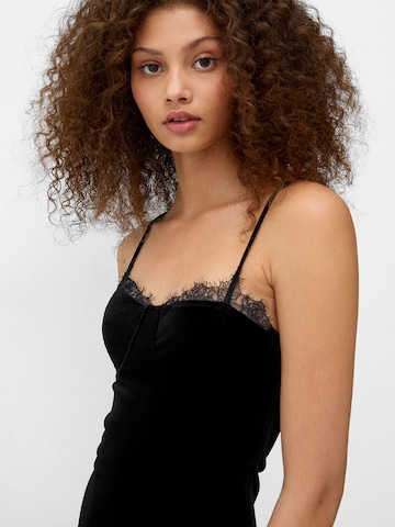 Bershka Jurk in Zwart