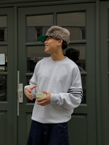 ADIDAS ORIGINALS Sweatshirt 'Neuclassics' in White