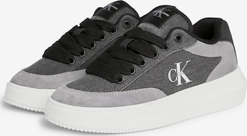 Calvin Klein Jeans Sneakers in Grey