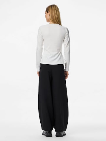 PIECES Shirt 'PCLUCCI PEPLUM' in Wit