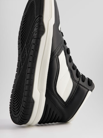 Bershka Sneaker in Schwarz