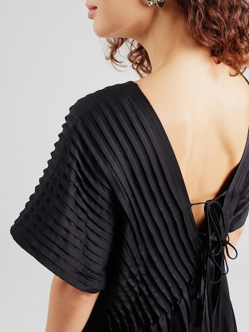 Robe & Other Stories en noir