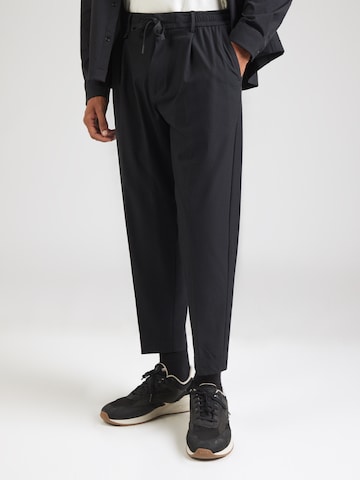BOSS Конический (Tapered) Брюки со складками 'T_Convert' в Черный: спереди