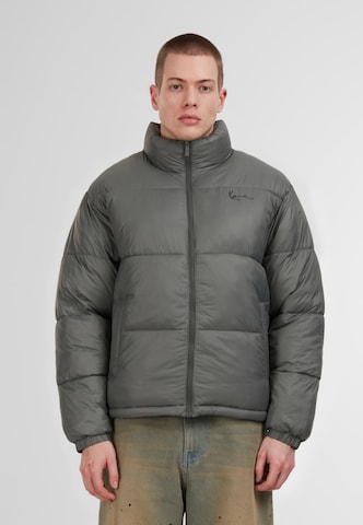 Giacca invernale di Karl Kani in grigio: frontale