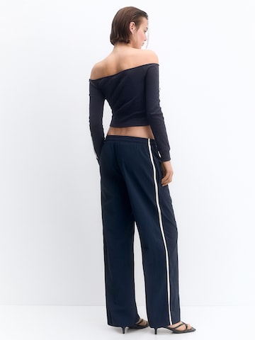 Regular Pantaloni de la Pull&Bear pe albastru