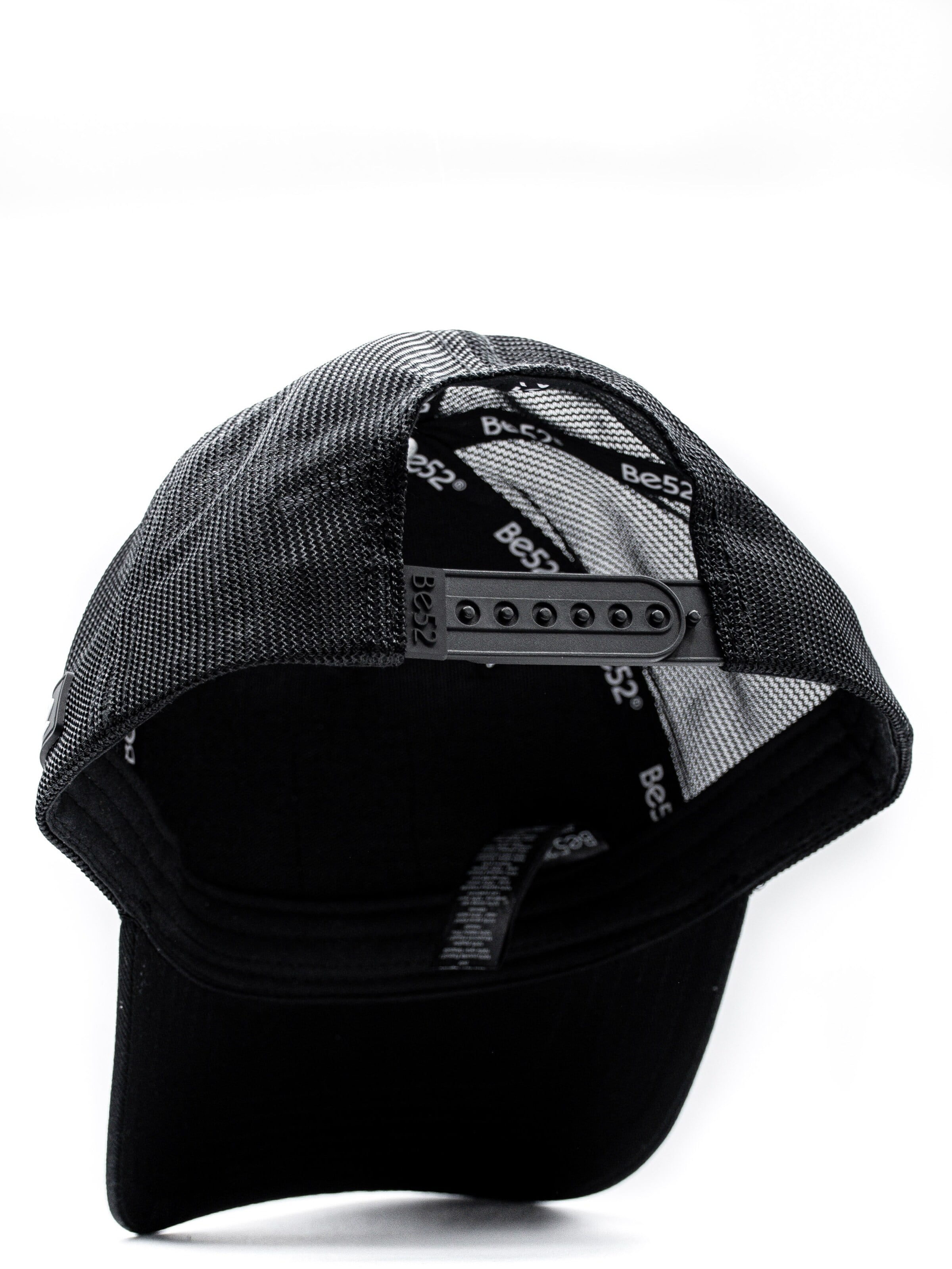 Be52 Cap 'Bolt premium' in Black