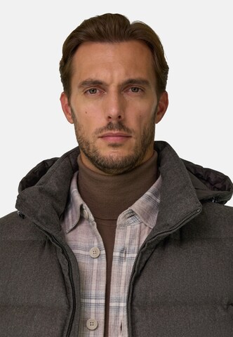 Boggi Milano Vest i brun: forside