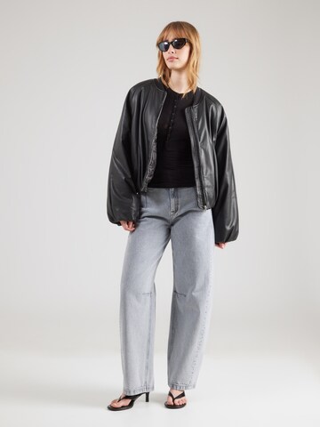 T-shirt 'Henny' WEEKDAY en noir