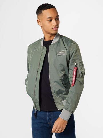 ALPHA INDUSTRIES Tussenjas in Groen: voorkant