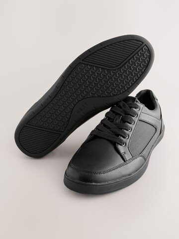 Next Platform trainers in Black