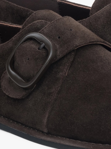 Estro Classic Flats '5831-1' in Brown
