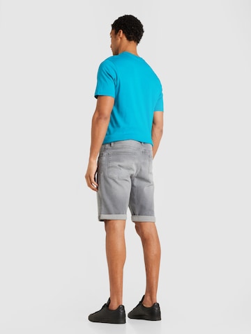 QS Regular Shorts in Grau