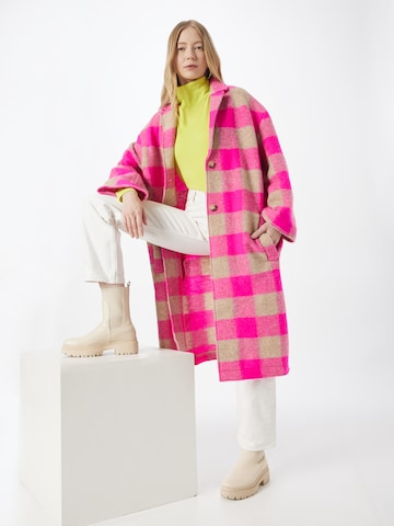 Liv Bergen Between-Seasons Coat 'Isabelle' in Pink