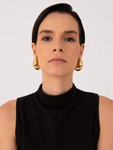 RteRme Náušnice 'Titania Earrings Large' – zlatá: přední strana