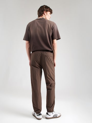 Sergio Tacchini Tapered Παντελόνι 'Nayla 024' σε καφέ