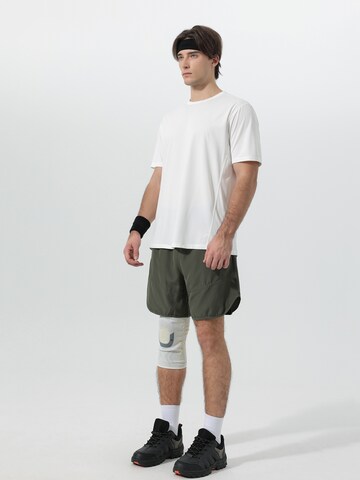 YOUTHUP Performance Shirt 'Feuchttrans' in White