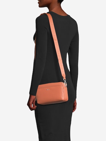 Calvin Klein Skuldertaske i orange