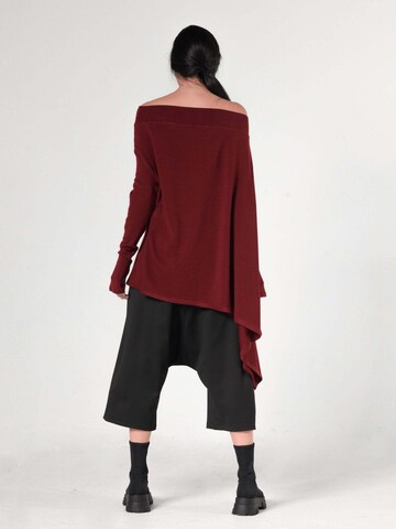 Metamorphoza Tuniek in Rood