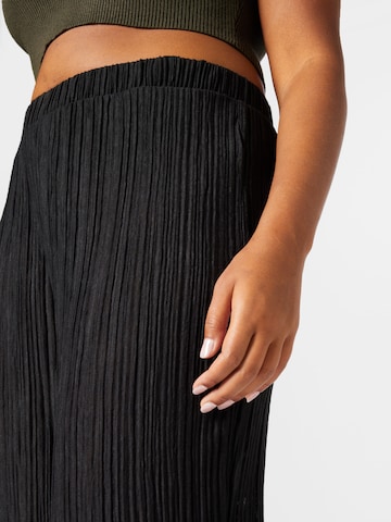 Vero Moda Curve Wide leg Pants 'Cari' in Black