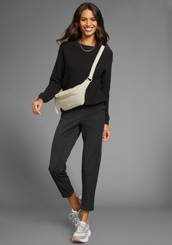 LAURA SCOTT Sweater in Black